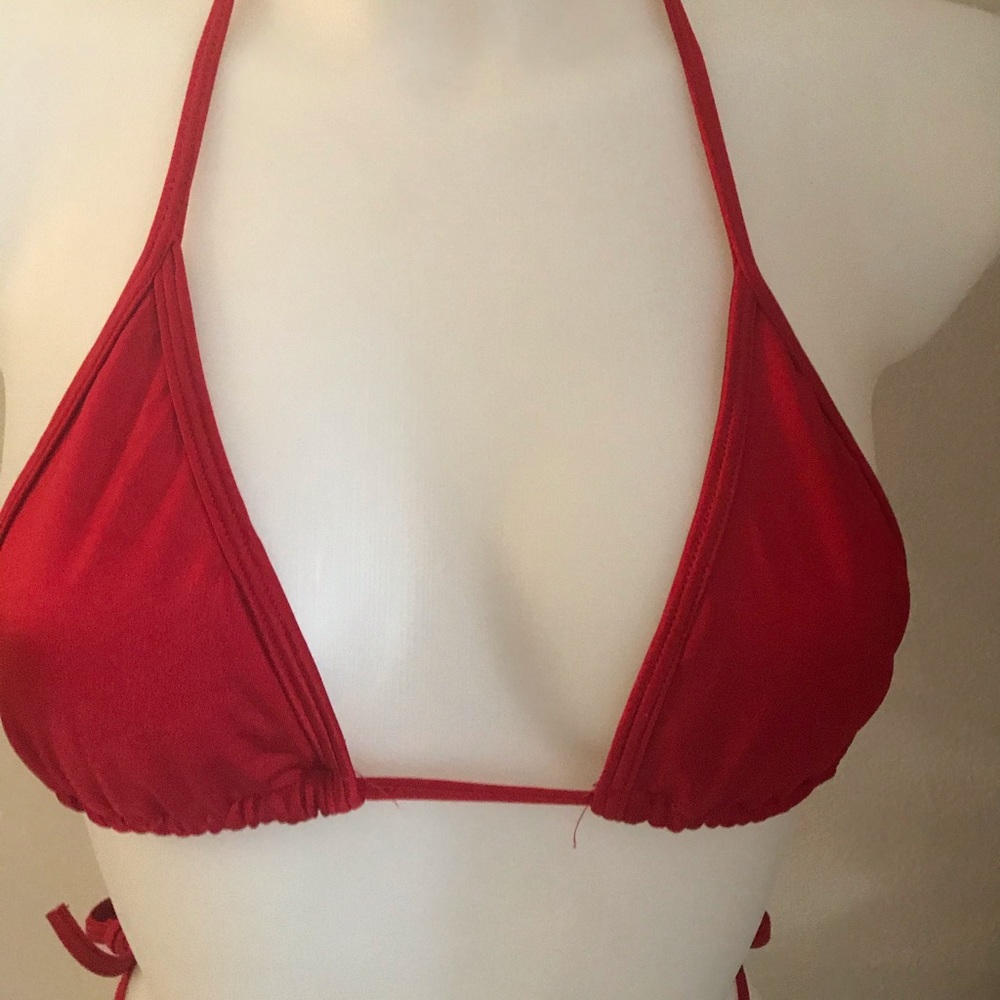 Bikini - Picture 2 of 7